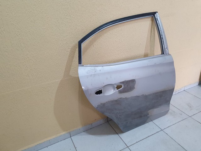 Porta traseira direita Yaris 18/21 Original - Foto 3