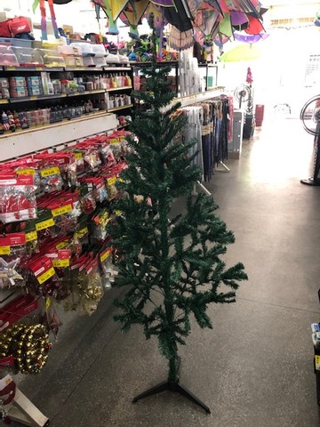 Arvore Natal verde Promoção 1,80 metros somente 150 reais a unidade - Equipamentos e mobiliário - Flores, Manaus 1116763632 | OLX Arvore Natal verde Promoção 1,80 metros somente 150 reais a unidade - Equipamentos e mobiliário - Flores, Manaus 1116763632 | OLX