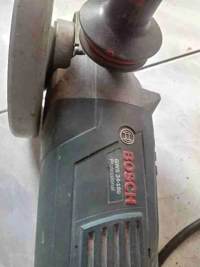 Vendo policort skil com bancada lixadeira bosh grande e tisoura de cortar chapa  - Foto 5