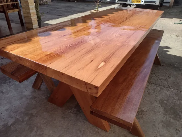 Conjunto Mesa Rústica Redonda Sextavada (1,20Mts x 1,20mts x 4cm) com 6  Cadeiras Rústicas Coloniais, tudo em Madeira Maciça de Cedro – 06 lugares