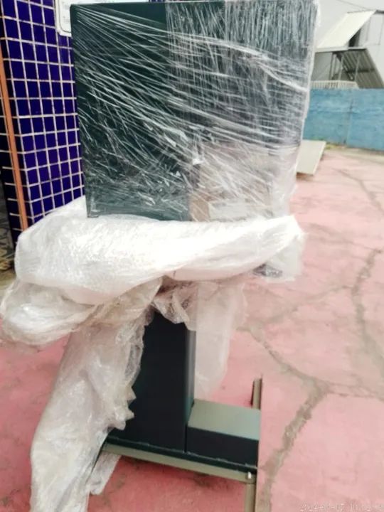 Rebitadeira Pneumática de Coluna Para lonas de freio, discos de fricção.