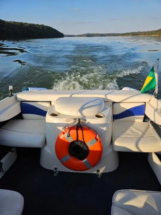 Lancha Bayliner - 9 lugares - Foto 4