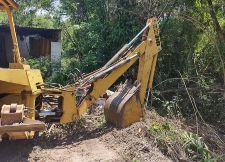 Retroescavadeira Case 580H Ano : 1987<br>Ano: 1987<br>Ano: 1987 - Foto 2