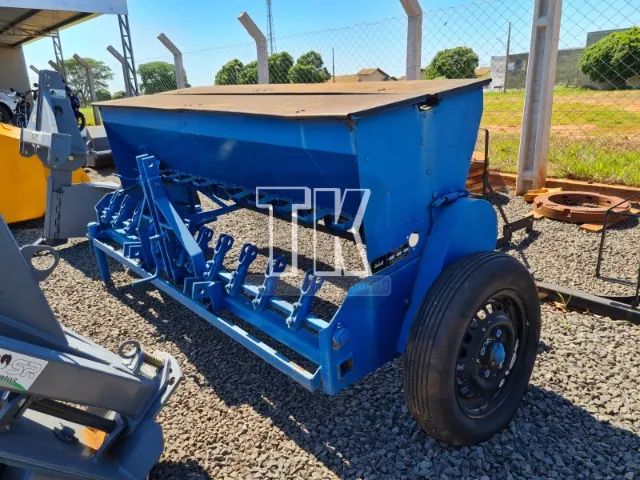 cod.483 - Semeadeira de Arrasto Jumil - TK Tratores Nova Andradina - MS 