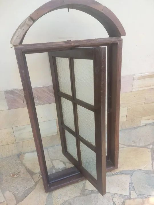 Janela de madeira estilo colonial - Foto 2