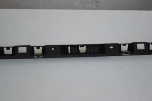 Guia Parachoque Traseiro Central Vw Passat 2007 Original - Foto 4