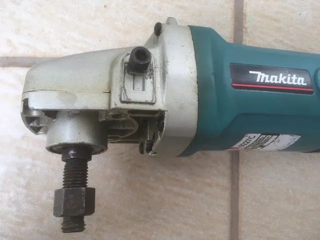 Politriz e lixadeira profissional Makita 9227C 220V 950W - Foto 3