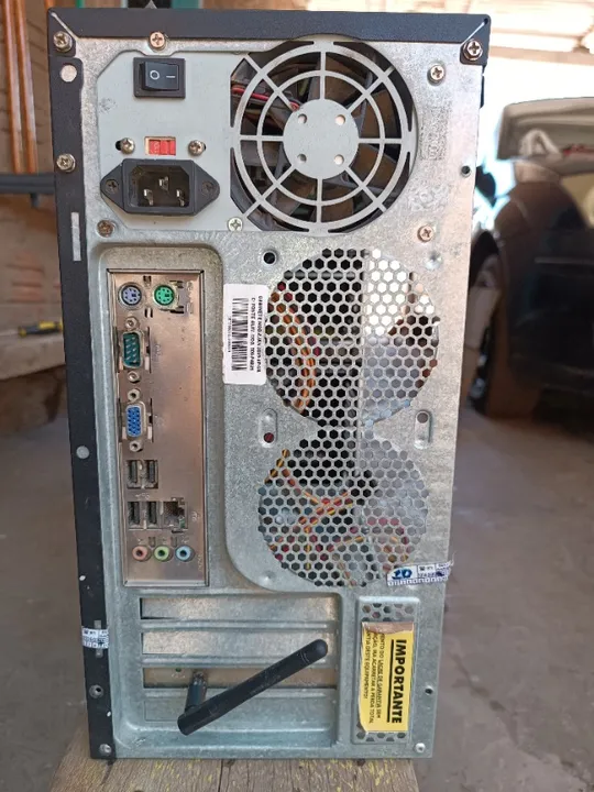 CPU antiga, funcionando.