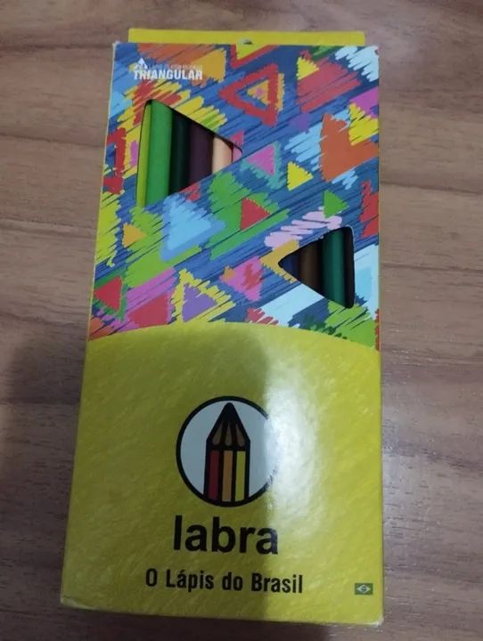 Caixa lápis 24 cores 