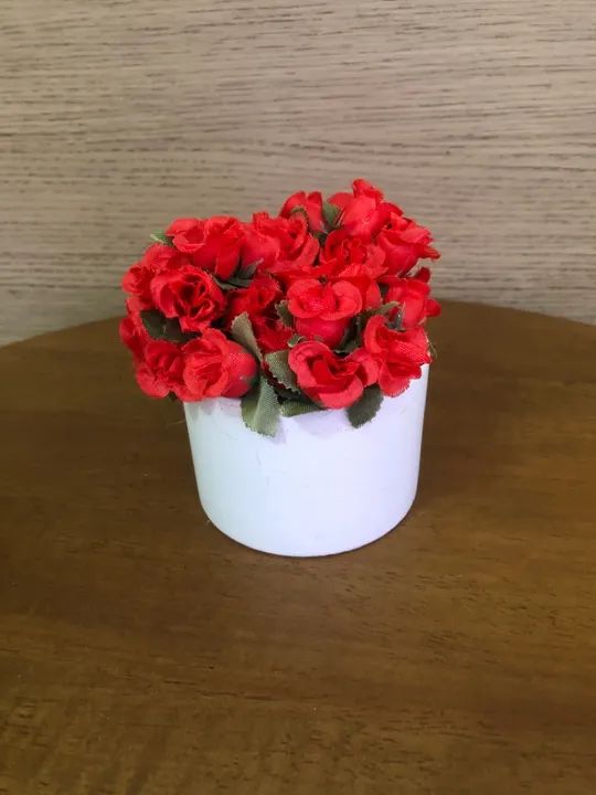 Potinho de louça  com flores miudas