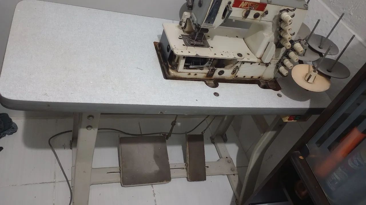 Máquina de Costura Industrial Elastiqueira - usada - Foto 2