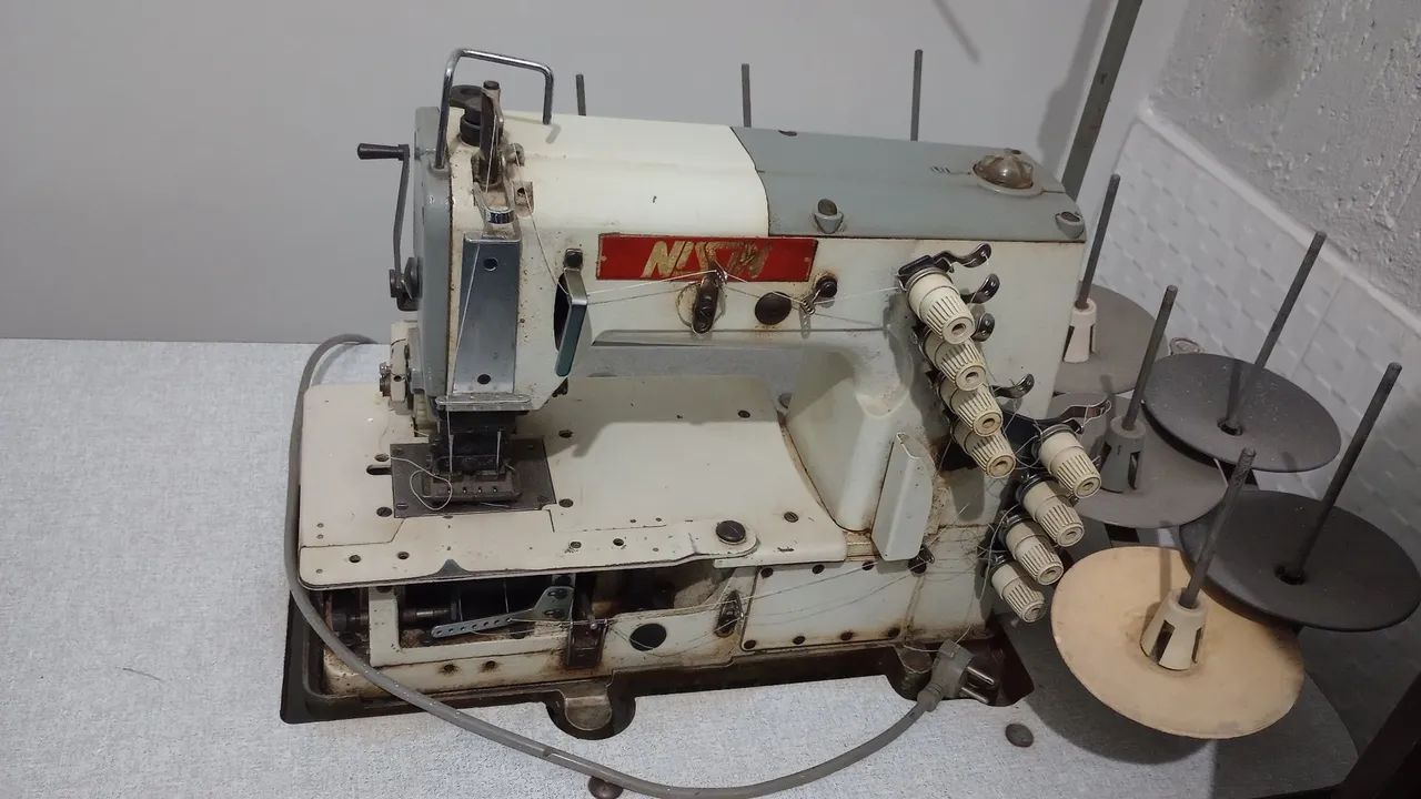 Máquina de Costura Industrial Elastiqueira - usada