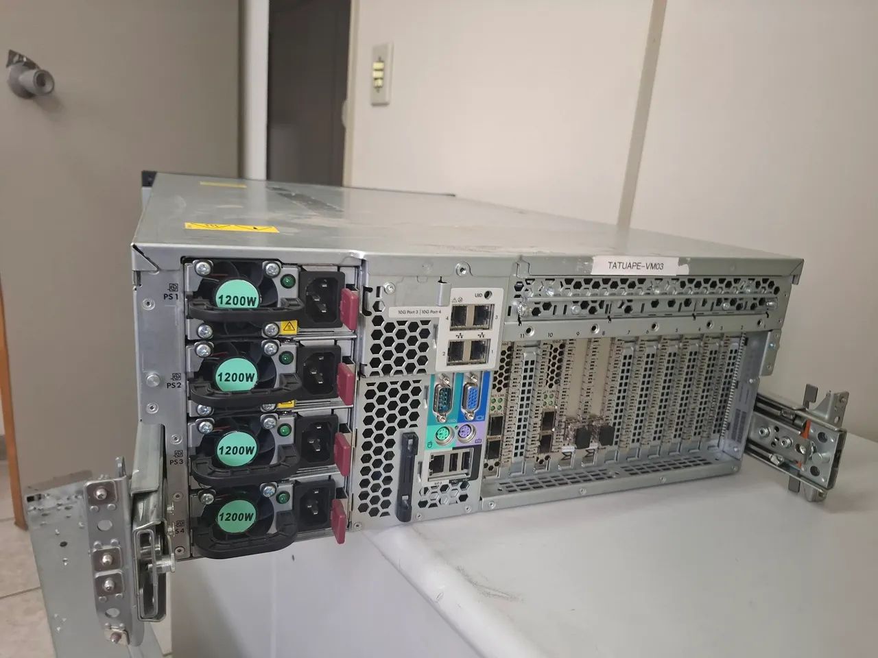HPE DL585 Gen7, 64gb RAM, 4 processadores 16 cores cada. - Foto 2