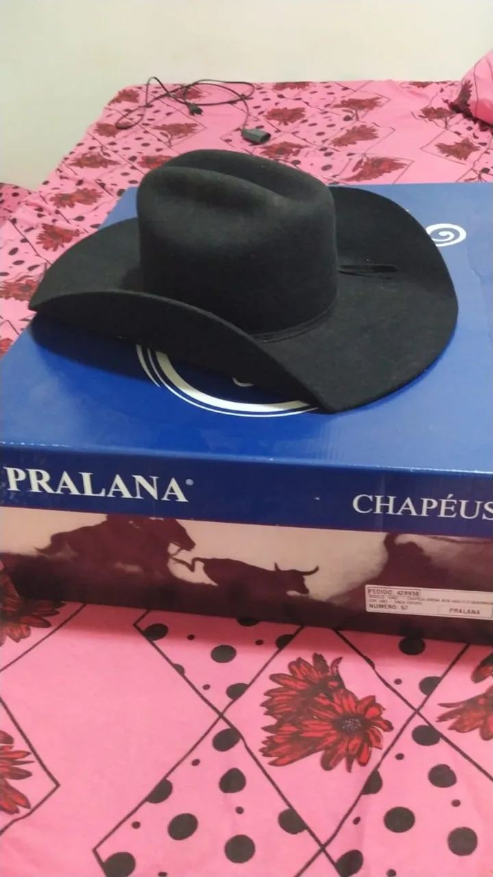 Vende-se chapéu pralana usado 2x tamanho P numeração 57