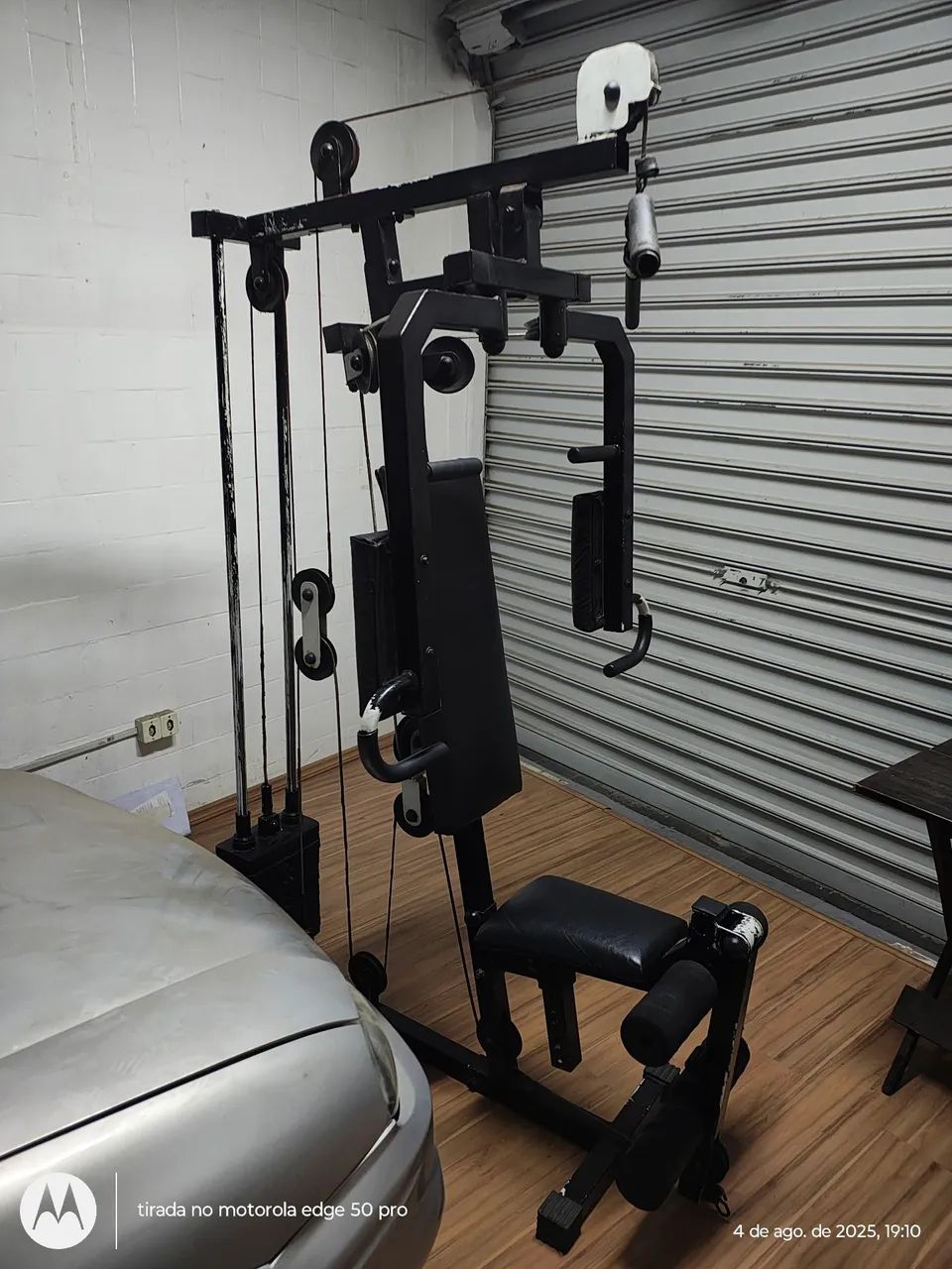 Aparelho de musculação funcionando. - Foto 3