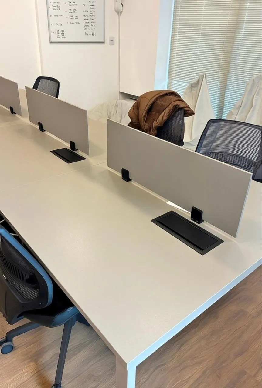 Mesa gabinete para escritório