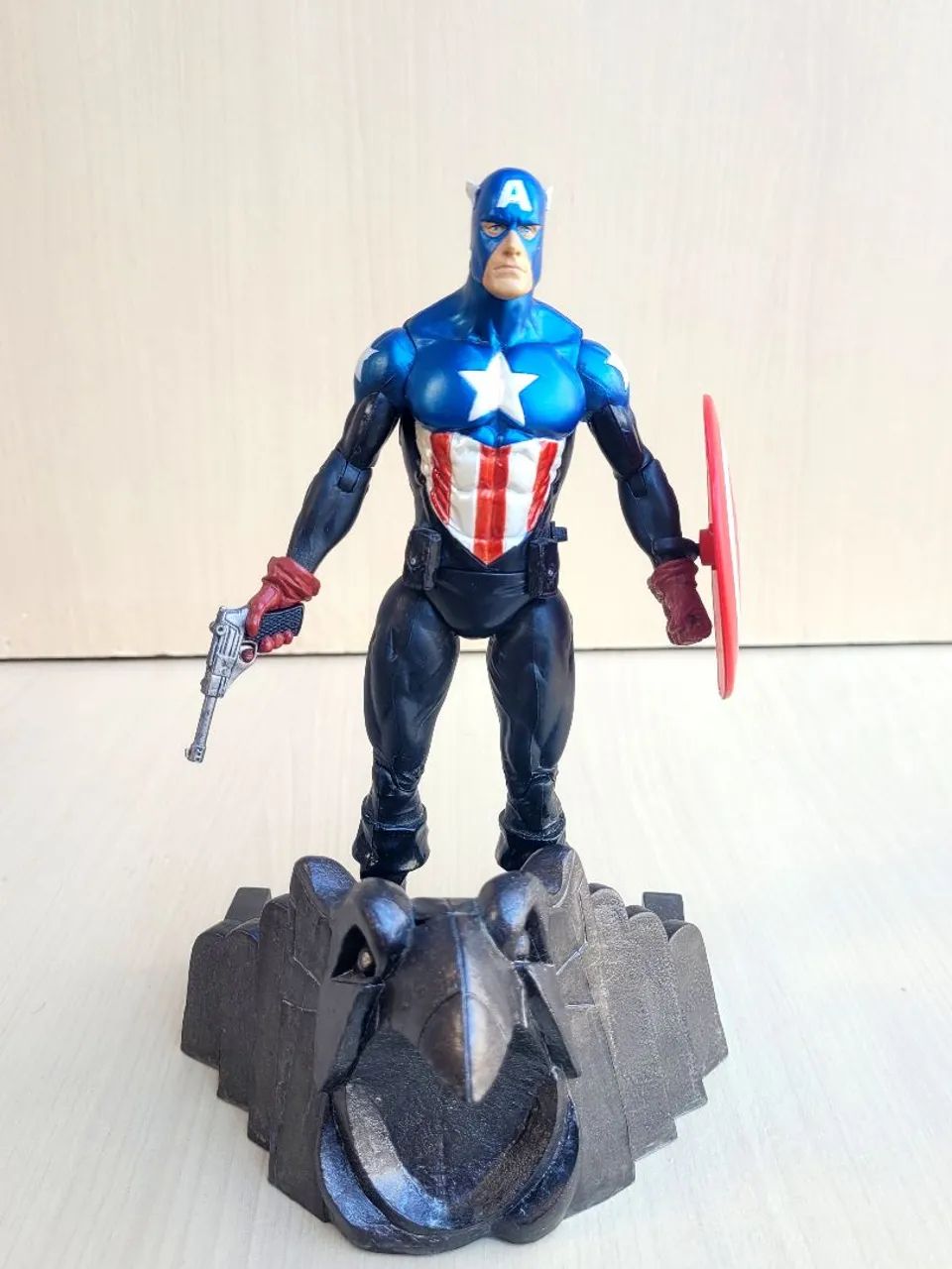 Capitão América Buck Marvel Diamond Select Toys 