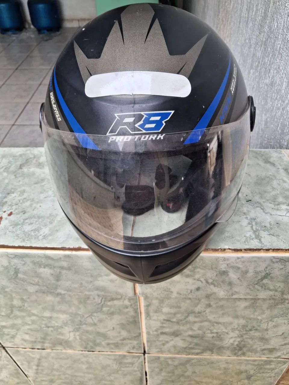 Vendo capacete,  um branco e um azul ,número 60,  - Foto 9