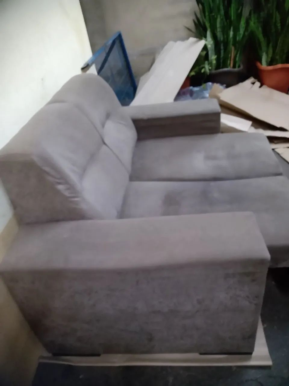 Sofá retrátil de dois lugares. Em ótimo estado 64618324400898120