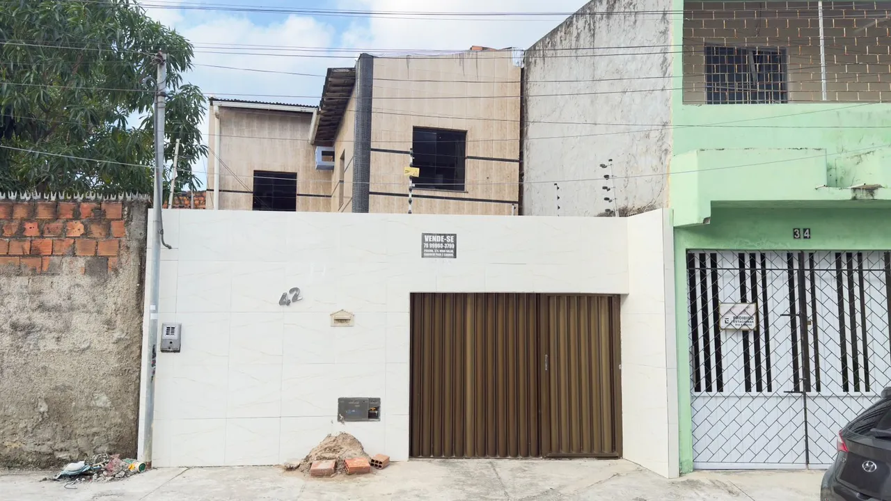 Vende-se casa no santos Dumont, casa com 3/4 sendo um suíte com piscina churrasqueira