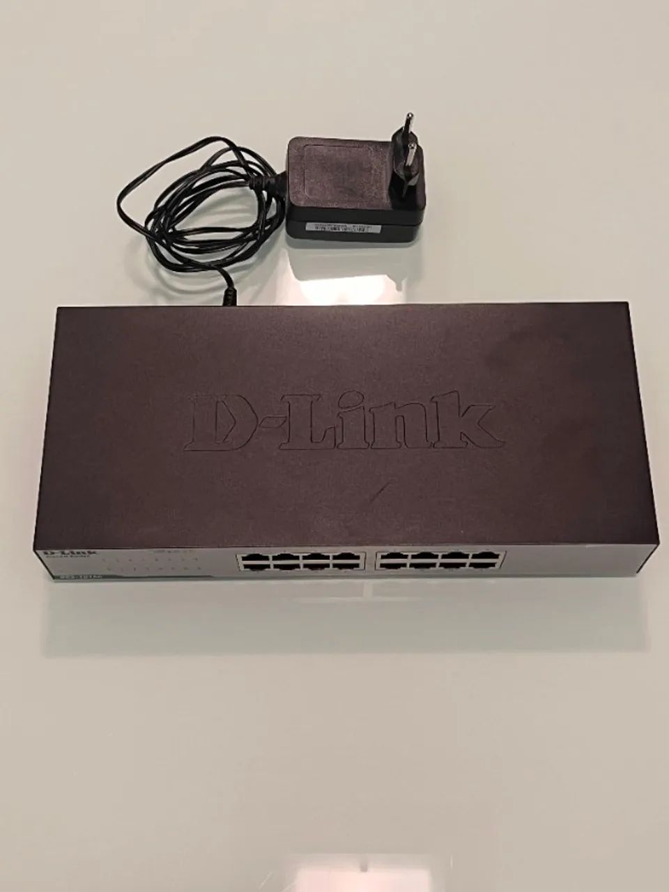 Switch D-Link 16 Portas 10/100Mbps com Fonte Original 