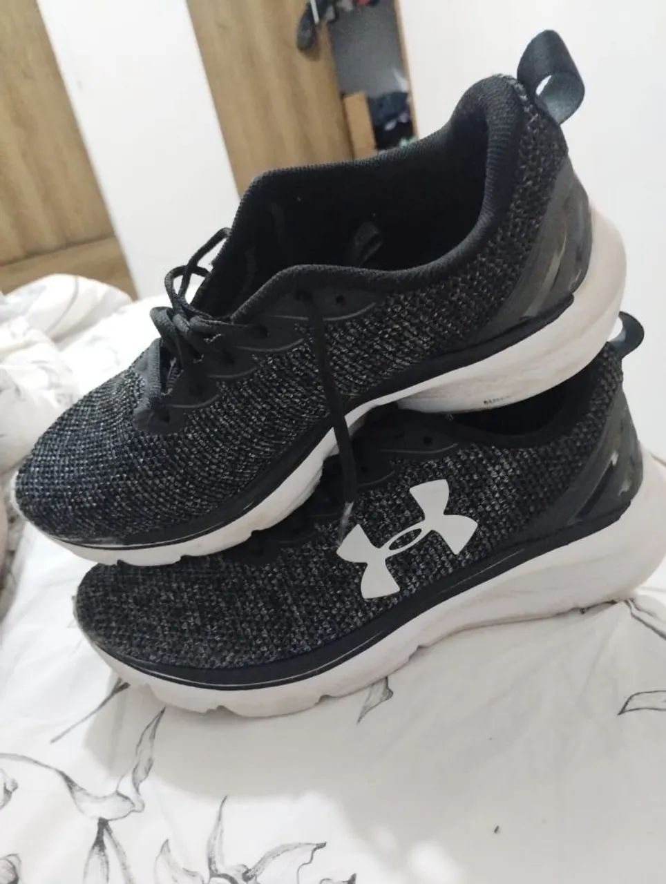 Tênis Under Armour - Preto - Foto 4