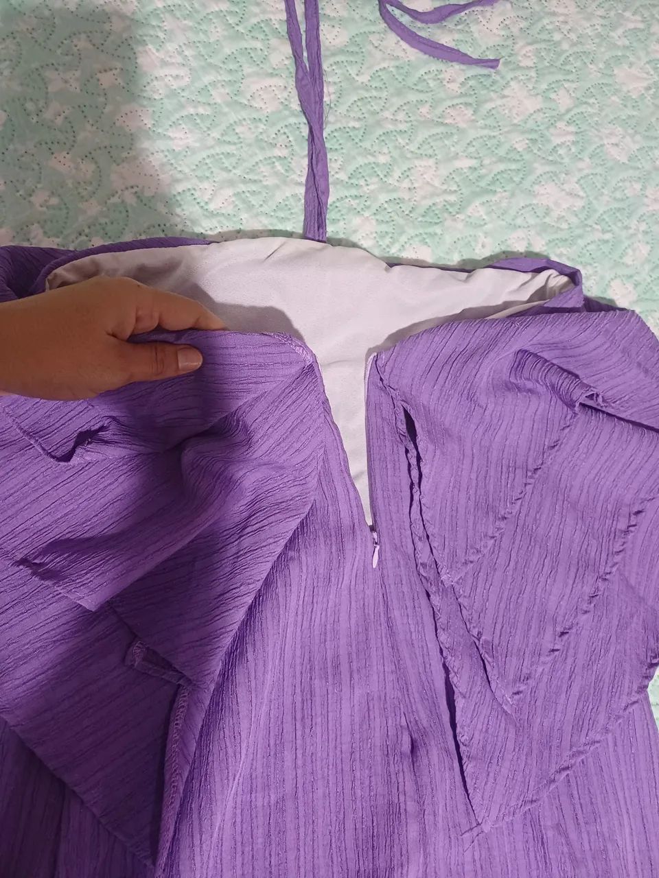 Vestido roxo com babados e alças - Foto 4