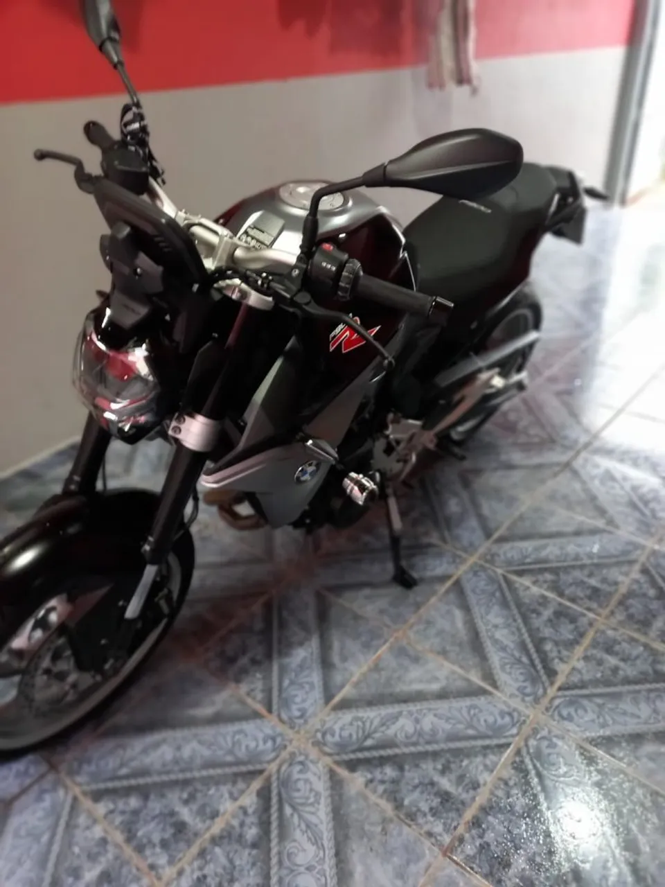 Moto BMWF900R