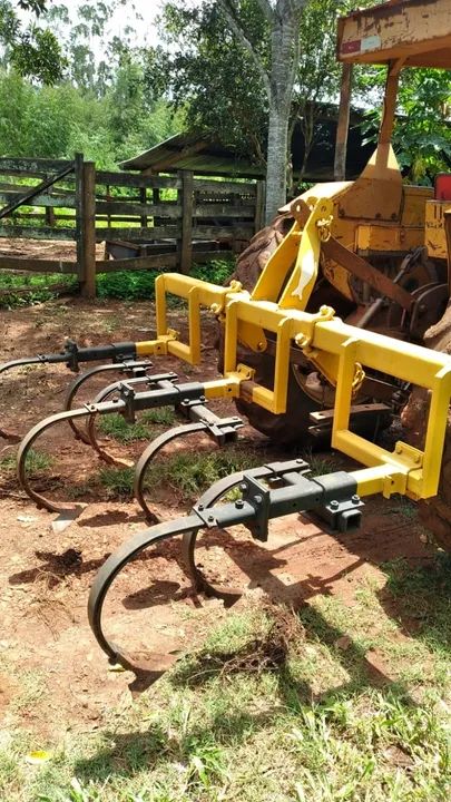 Cultivador/ carpideira Mandioca