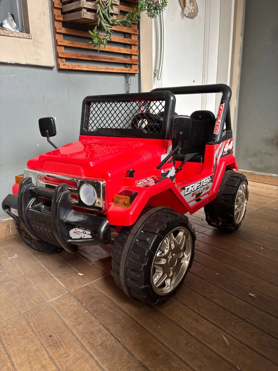 Carro Elétrico infantil Jeep semi novo - Foto 6