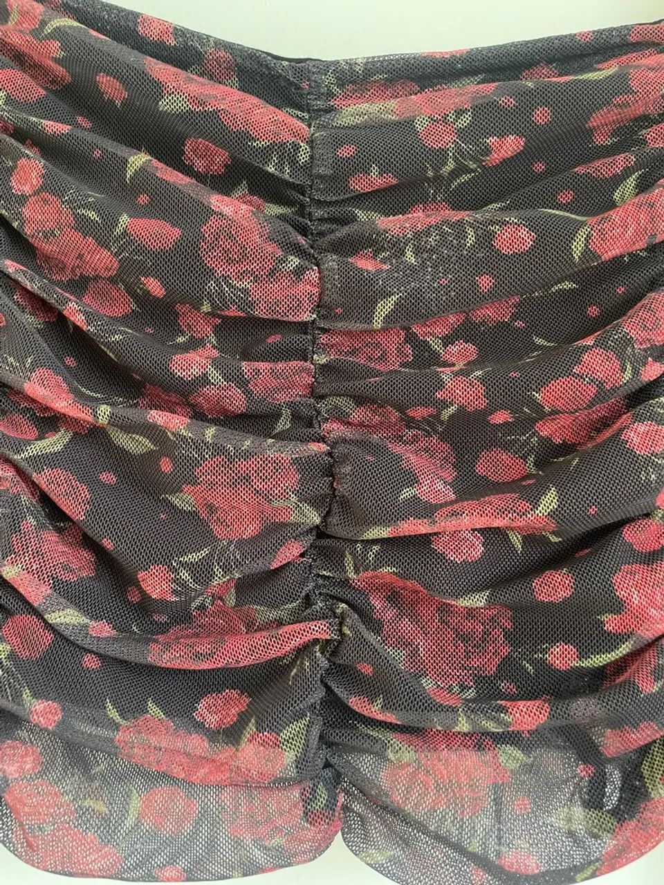 Cropped manga longa preto floral tam PP BlueSteel - Foto 4