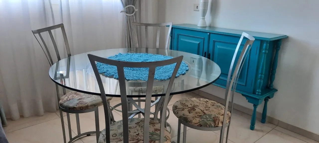 Mesa de Jantar com 4 Cadeiras