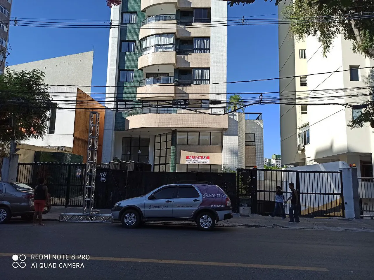 ALUGA-SE Loja Comercial - 100m. do Campo Grande