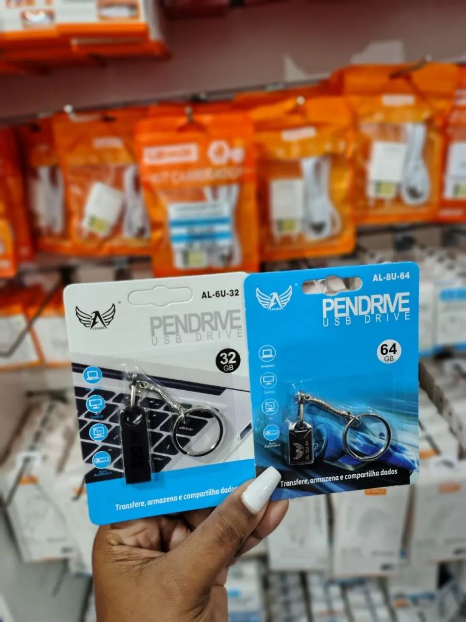 Pendrive 32GB e 64GB com Chaveiro - Novo