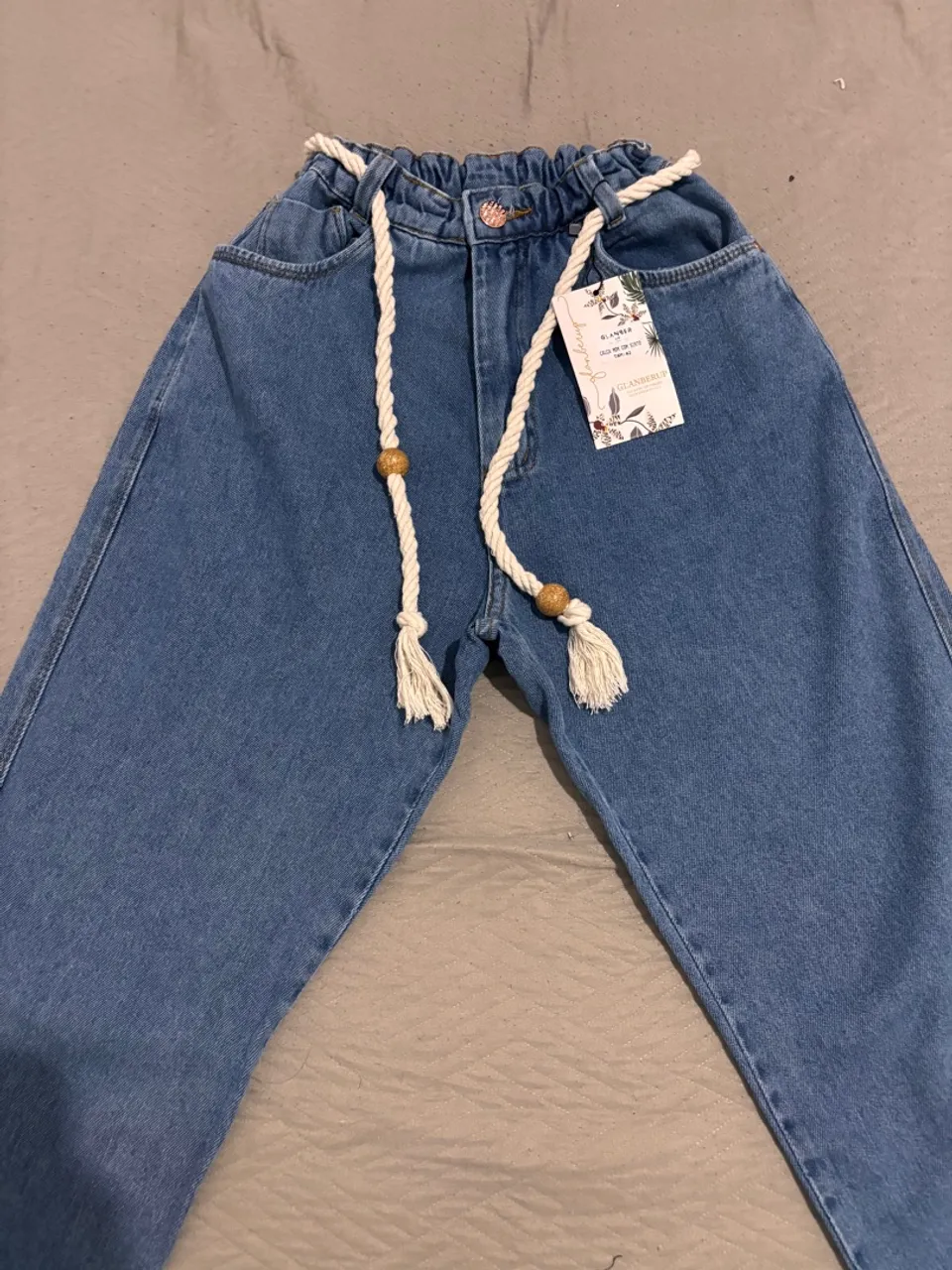 Calça Jeans com Corda