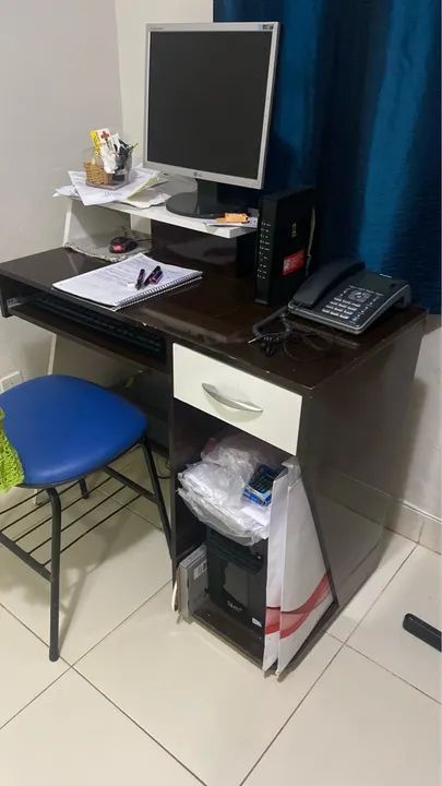 VENDO MESA DE ESTUDOS,NEGOCIO VALOR!