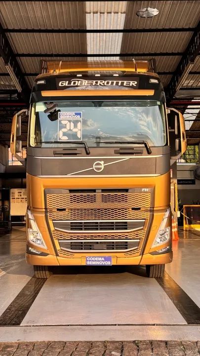 Volvo FH 540 6x4t 2024 - Pacote Multimidia, ADAS, Saia lateral, Defletores, pneus novos, g - Foto 2