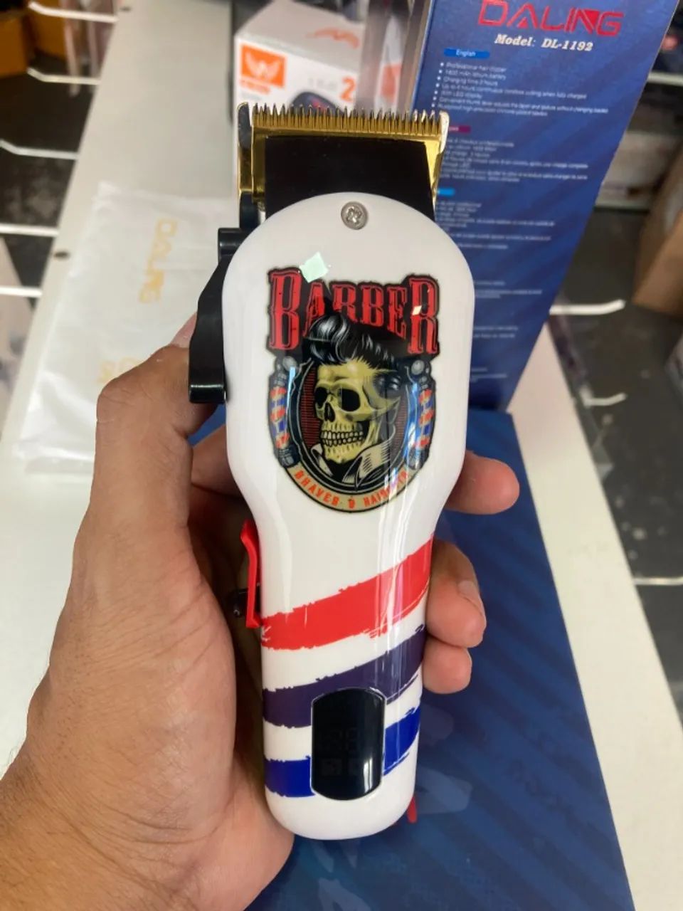 Máquina De Cortar Cabelo Profissional Sem Fio Daling