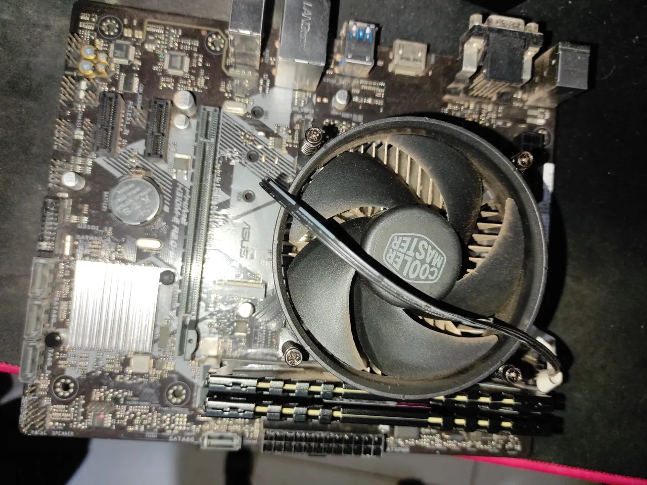 Kit Placa-mãe ASUS H310M-E R2.0 + Processador Intel I3 9100f + Cooler Master + 16GB RAM