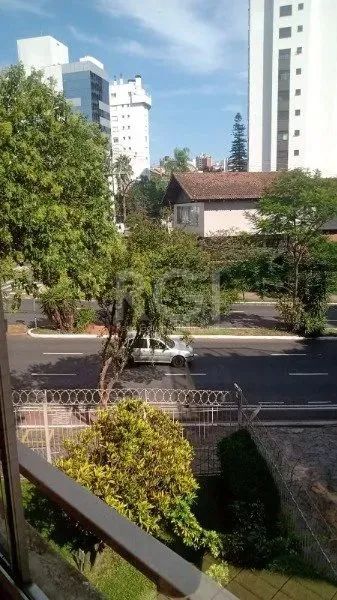 Ótimo apartamento com living, 2 ambientes mais sala de jantar separada. Dormitórios e livi - Foto 3