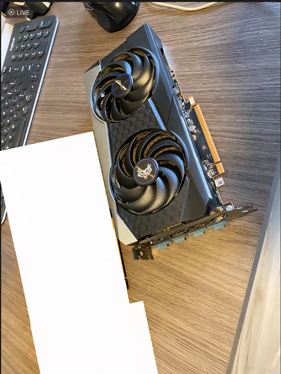 Placa de Vídeo Sapphire NITRO+ RX 6600 XT 8GB
