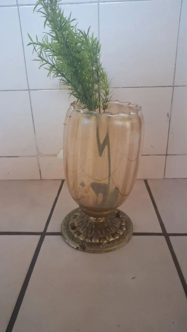 Vaso decorativo antiquado 