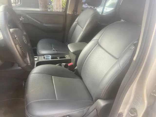 NISSAN FRONTIER SL 2014 2.5 4X4 TURBO DIESEL AUT | IPVA 2025 PAGO (AF) - Foto 4