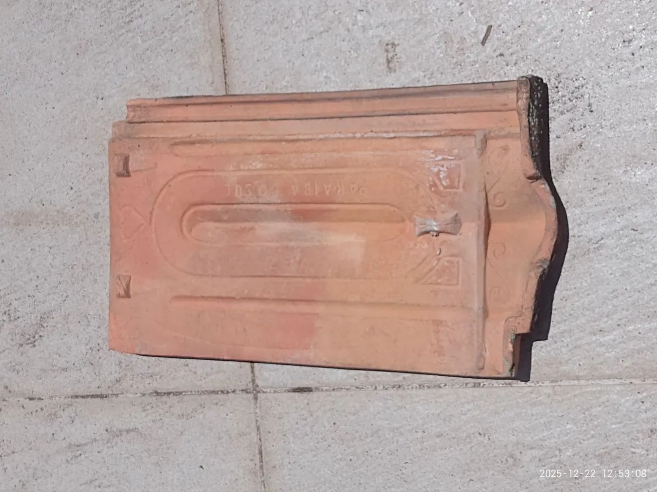 Lote de 87 telhas francesas - encaixe lado direito  - Foto 5