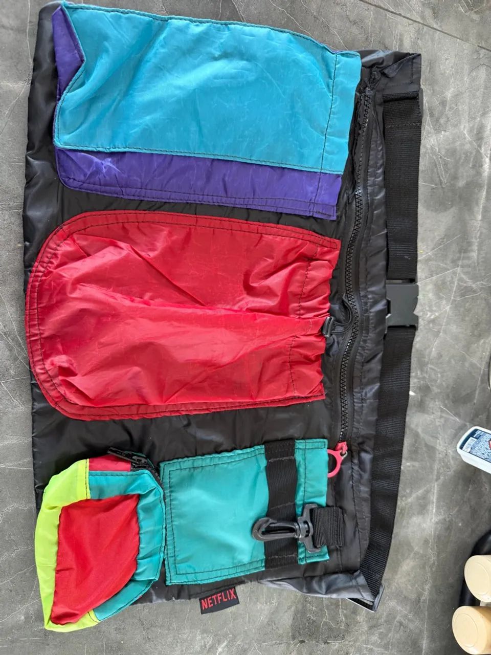 Bolsa Netflix Colorida com Múltiplos Compartimentos - Foto 3