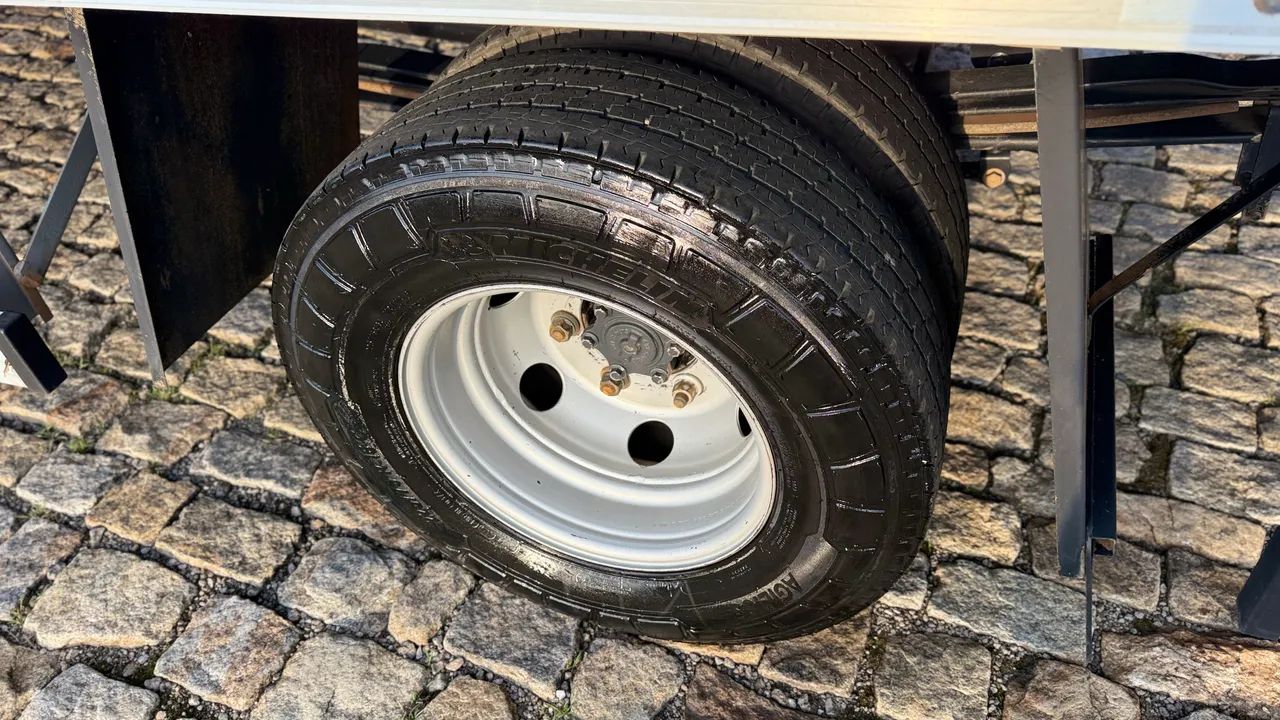VW 6160 baú ano 2022 Novíssimo diferenciado  - Foto 12