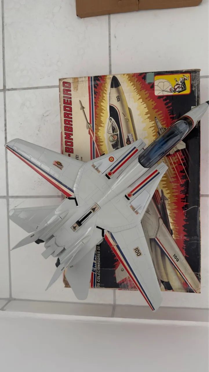Avião caça F14 super Bombardeiro Estrela