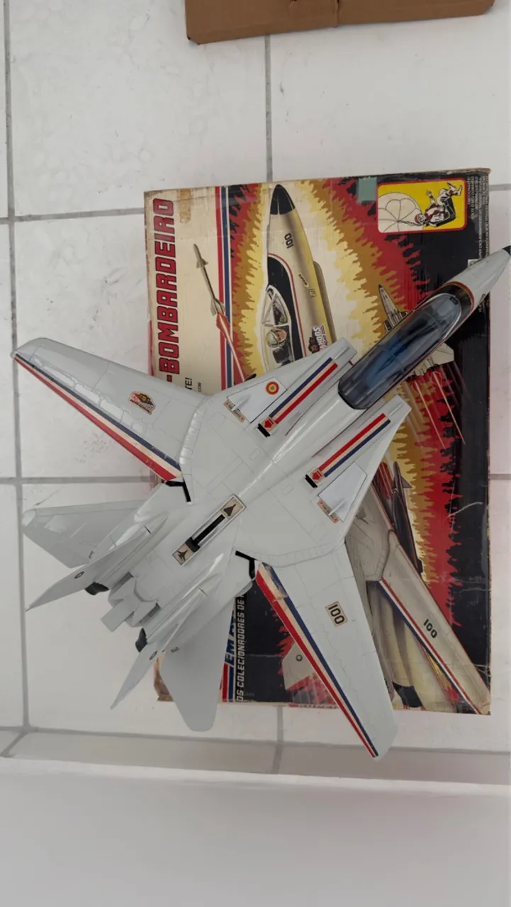 Avião caça F14 super Bombardeiro Estrela
