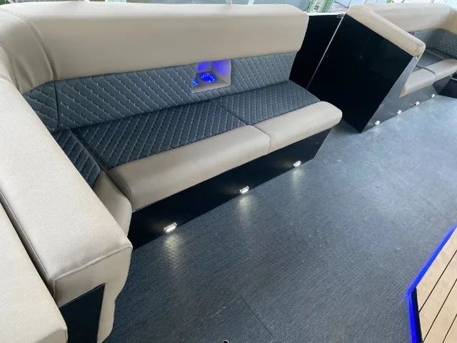 Pontoon Trimarã 100% Alumínio Sem Uso Zero p/ 15 Pessoas - Foto 8