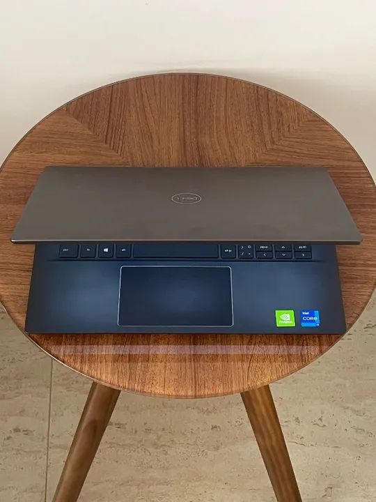 Dell Vostro 5402 - I7 / 32GB memória / 752 GB HD / 2GB Placa de Vídeo